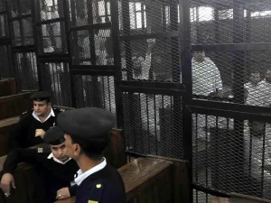 قضت محكمة جنايات دمنهور بالبحيرة بإعدام 16 متهما بينهم 10 حضوريا 
