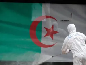 الجزائر: اغلاق مساجد 