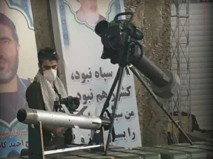 الحرس الثوري الإيراني يزيح الستار عن صاروخ "ألماس" ويتسلم أسلحة جديدة