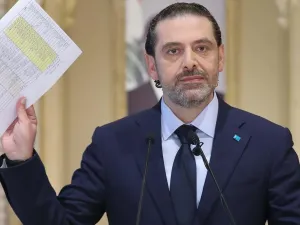 وقال الحريري انه سينتظر جوابا نهائيا من الرئيس عون 