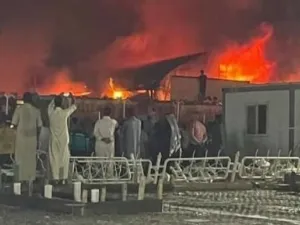 جانب من الحريق