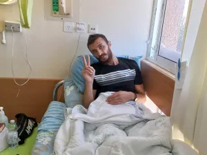 ابو عطوان يرفض اجراء فحوص طبية