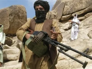 كم يبلغ عدد عناصر طالبان؟