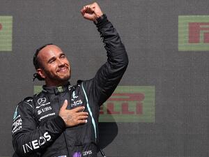 هاميلتون يفوز على أرضه وبين جماهيره