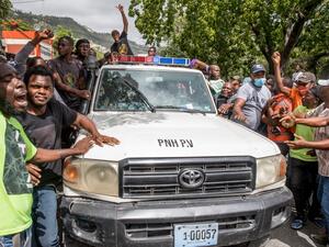 Police arrest 2 Americans linked to Haitian president's assassination