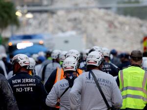  officials evacuated parts of a high-rise Miami courthouse due to structural concerns.