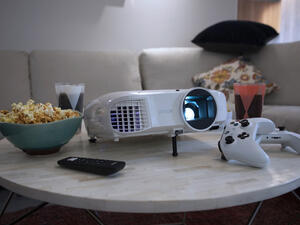 حلول السينما المنزلية الجديدة من إبسون ترتقي بالترفيه خلال الصيف