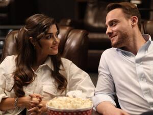 Kerem Bürsin bursin Hande Erçel ercel film movie 2022 romantic comedy romantik Komedi