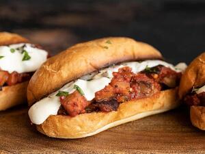 ساندويتش الباذنجان بالموزاريلا