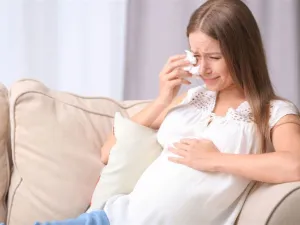 من الطبيعي أن تعمل غريزة الأمومة على جعل الجنين شاغل الأم الأول