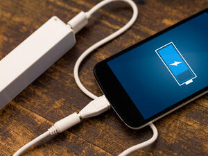  بطاريات الباور بانك 