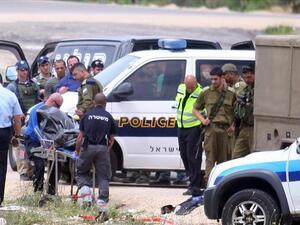 طعن جندي إسرائيلي في تل أبيب وهروب المهاجم