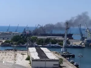 الحكومة السورية: حريق بسيط في سفينة اللاذقية
