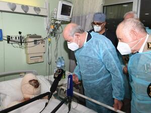 تبون يعود مصابي حرائق الغابات