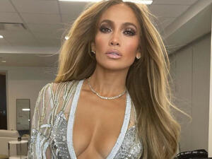 J.Lo’s real estate portfolio also includes a Hamptons property J.Lo’s real estate portfolio also includes a Hamptons property