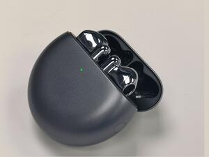 أهم ما يميز سماعات 4 FreeBuds HUAWEI الأفضل بين السماعات المفتوحة مع ميزة إلغاء الضجيج النشطة