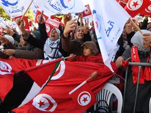 Tunisia’s Ennahda party calls for resuming work of parliament