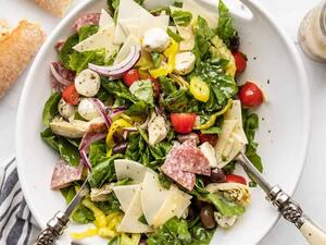 وصفات صيفية: سلطة المقبلات الإيطالية 