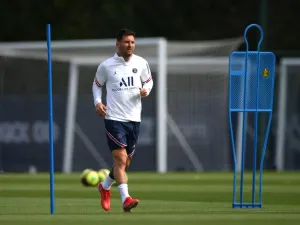 Paris Saint-Germain's Argentinian forward Lionel Messi takes part in a training session at the Camp des Loges Paris Saint-Germain football club's training ground in Saint-Germain-en-Laye on August 28, 2021. (Photo: AFP)