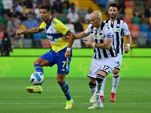 Juventus' Portuguese forward Cristiano Ronaldo (L) fights for the ball with Udinese's Dutch defender Bram Nuytinck during the Italian Serie A football match between Udinese and Juventus at the Dacia Arena Stadium in Udine, on August 22, 2021. (Photo: AFP)