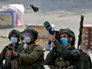 استشهاد فلسطينيين وسط اشتباكات وانفجارات بالضفة الغربية
