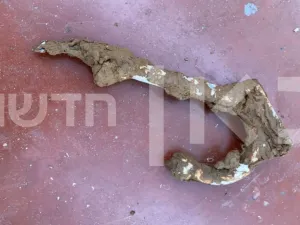 أداة حفر استخدمها الأسرى الفلسطينيون الفارون من سجن جلبوع