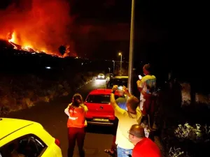ثوران بركان في جزيرة لا بالما الإسبانية
