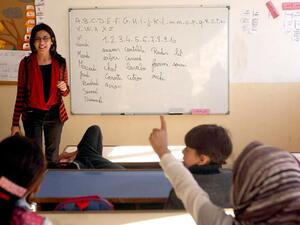 اضراب المعلمين يعطل العام الدراسي في لبنان