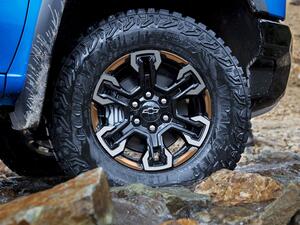 Chevrolet Reveals Major Enhancements For New Silverado, Including First-ever ZR2 Off-road Trim 