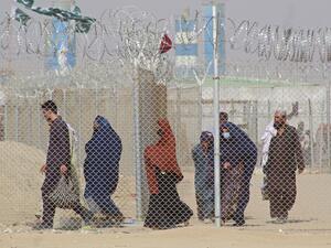 Thousands flee Taliban-held Afghanistan