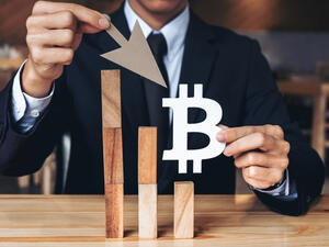 انخفضت أسعار العملات الرقمية اليوم الأربعاء ( الثامن من سبتمبر) حتى الساعة 9:38 صباحاً،بـ 13.03٪عن اليوم الماضي، وبلغت القيمة السوقية العالمية للعملات المشفرة 2.06 تريليون دولار