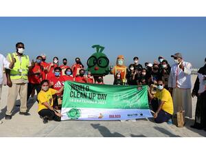 بلدية دبي ودلسكو وجيمس للتعليم ينظمون حملة نظافة للشواطئ 
