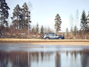 إريكسون وUniKie تعملان على تحسين حلول ركن السيارات في المصانع بالاستفادة من شبكات الجيل الخامس الخاصة وتقنيات الأتمتة