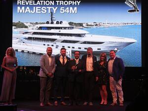 "جلف كرافت" تحصد جائزة "Revelation of the Year" " طرح العام" عن يختها السوبر "ماجستي 175"   