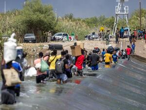 Border Patrol begin removing 14,800 migrants