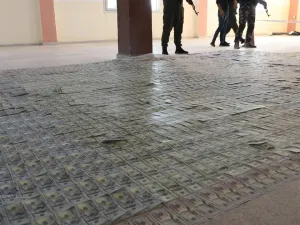 عملة مزورة