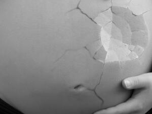 هل تحلمين بأحلام غريبة أثناء الحمل؟ إليك سبب ذلك وطرق منعه