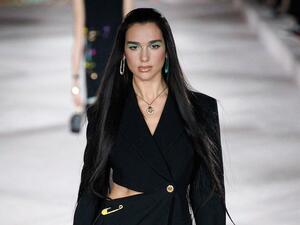 Donatella  @Versace  gave Milan Fashion Week (Twitter) Donatella  @Versace  gave Milan Fashion Week