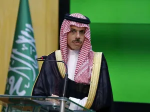 السعودية وإيران وشراء الوقت