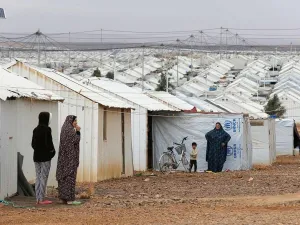 حل المشاكل ياتي بانهاء الحرب