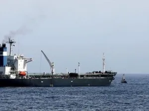 اليمن.. التحالف يفرج عن سفينة نفطية احتجازها 287 يومًا