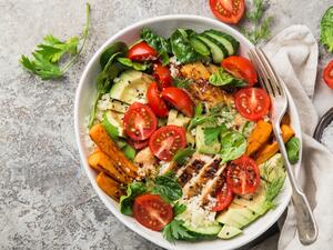 سلطة دجاج آسوية