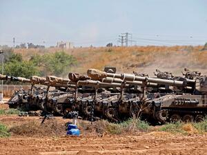 Syrians rallied in the Golan Heights to protest the Israeli regime’s plan of constructing settler units and doubling the number of settlers in the area.