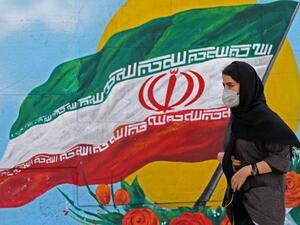 Iranian women next to the flag! 