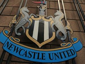 Newcastle United crest (Photo: AFP)
