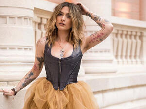 Paris Jackson and her friends go completely topless  Paris Jackson and her friends go completely topless