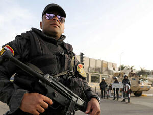 عنصر من الامن المصري