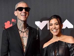 كورتني كارداشيان وترافيس باركر