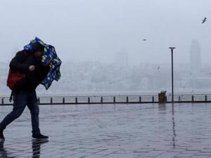 تعليق حركة السفن والطائرات