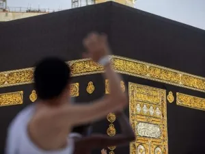 السعودية تضع شروطا لـ"تأشيرة العمرة"